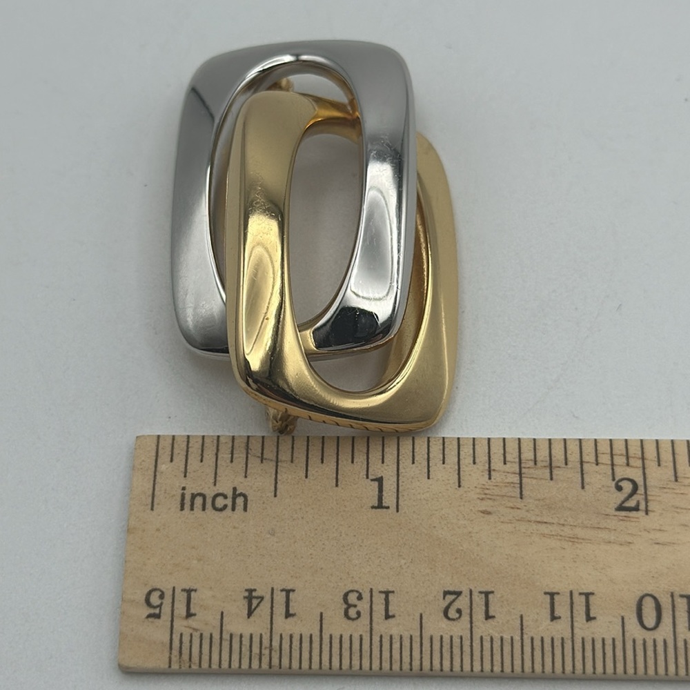 Rare 1974 Vintage Christian Dior Germany Silver Gold Tone Abstract

Pin Brooch - Picture 4 of 8